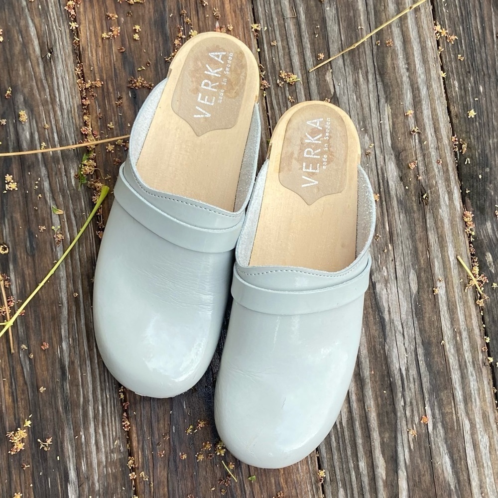 VERKA, made in Sweden,  Pewter Patent Leather Clogs Size EU 41 US 10 10 1/2 10.5